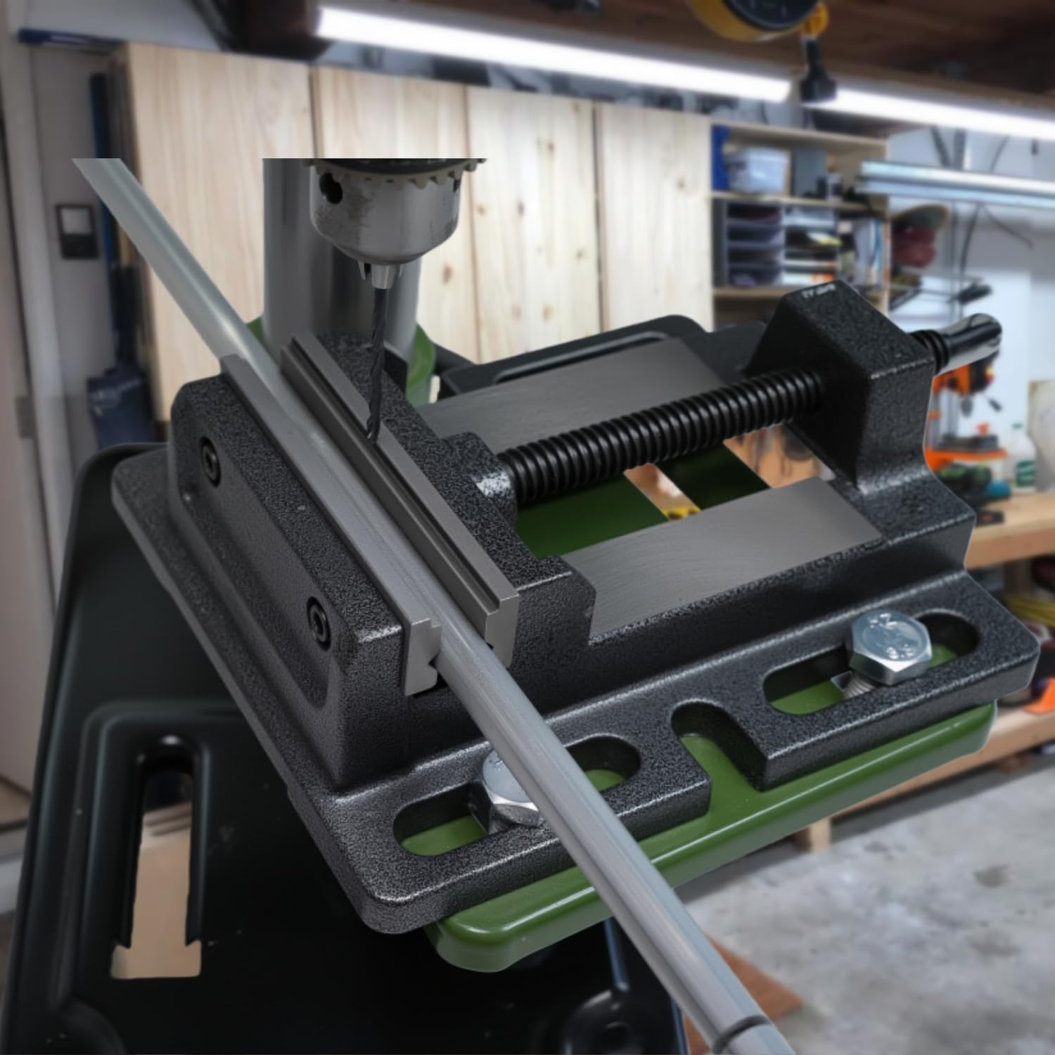 ZTUKOMN precision rails and screws deliver smooth clamping.